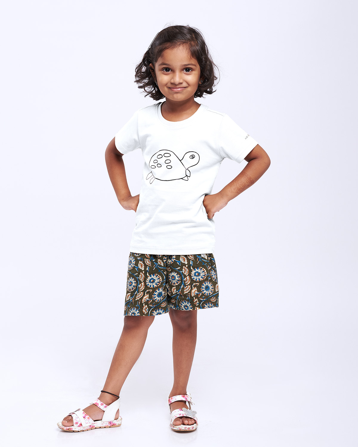 airgarb white round neck cotton tshirt kids drawn tortoise design