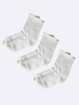 Pack of 3 white cotton crew socks with cushioned sole and breathable mesh, ideal for comfort and fast delivery