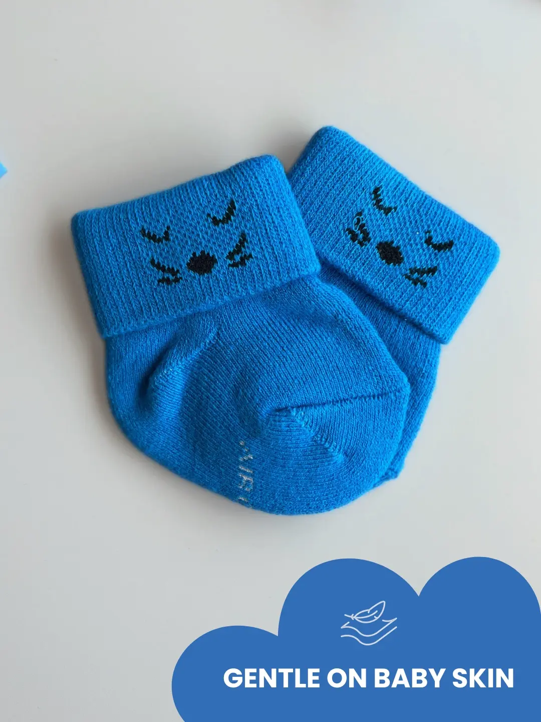 Durable and cozy kids socks with moisture-wicking fabric, ideal for keeping feet fresh during school and play. Available in fun colors and sizes.