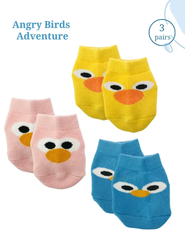 High-quality baby socks made from a refined cotton blend for a snug, comfortable fit. Cushioned to keep little feet warm in winter, these socks are breathable, durable, and soft with gentle elastic cuffs.