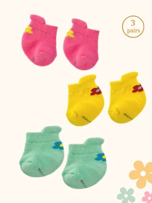 High-quality baby socks in a refined cotton blend, featuring a snug, comfortable fit. Cushioned for warmth, breathable for comfort, and durable for long wear.