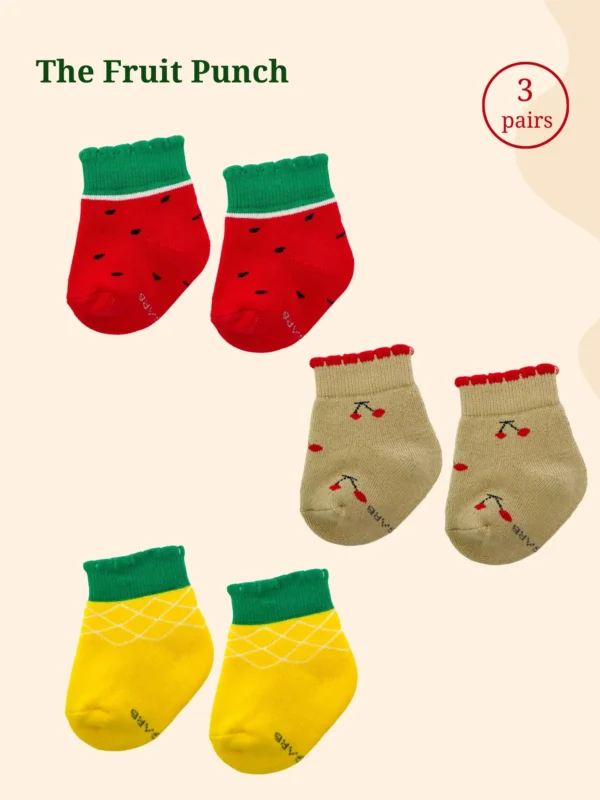 High-quality baby socks made from a refined cotton blend, offering a snug and comfortable fit. Cushioned to keep little feet warm in winter, the set includes 3 pairs of super soft, breathable socks with gentle elastic cuffs.