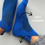 Soft and breathable low-cut sneaker socks designed for all-day comfort, featuring cushioned support and a snug fit, perfect for wearing inside sneakers while remaining invisible.