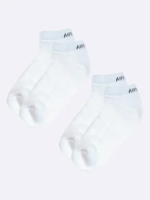 Two pairs of low-ankle socks for men and women, crafted for a secure fit and everyday comfort.